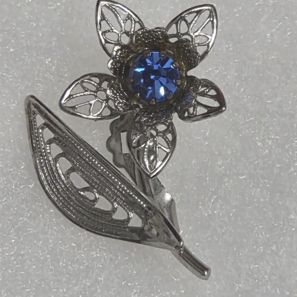 Vintage Silver Floral Brooch with Blue Rhinestone Center - Picture 2 of 4
